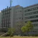 El Hospital Central despidi� a uno de los enfermeros que protestaron por salario