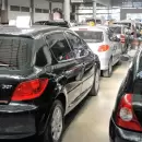 Autos y motos: el Gobierno oficializa la reducción de impuestos internos