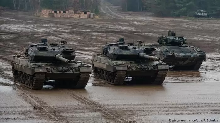 MILITARES