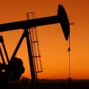 El barril de petr�leo super� los US$100: c�mo impactar� en Mendoza