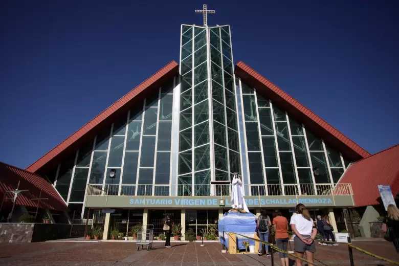 1613057958807iglesia del challao virgen del challao virgen de lourdes(33)