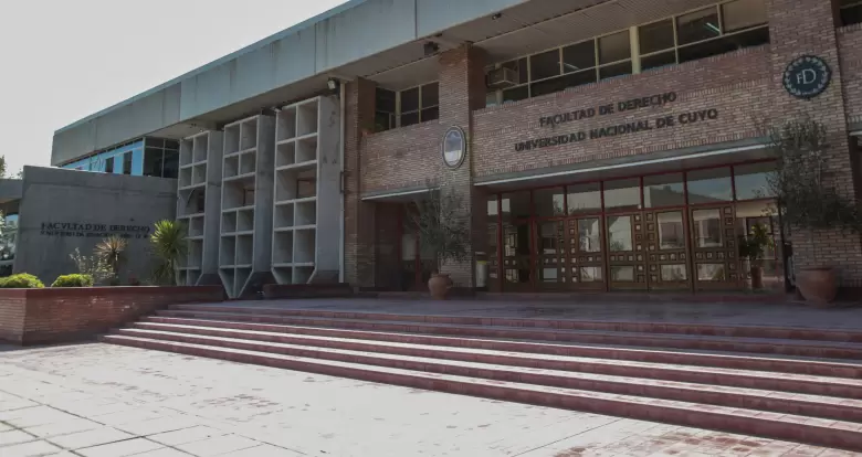 uncuyo facultad de derecho