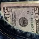 Volvieron a caer el dólar blue y el oficial en Mendoza y quedaron en una paridad técnica