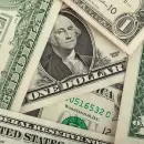 Volvió a bajar el dólar blue para abrir la semana en Mendoza y el oficial no dejó de crecer