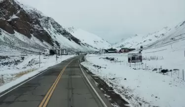 (Video) Las Cuevas y Portillo afectadas por intensas nevadas