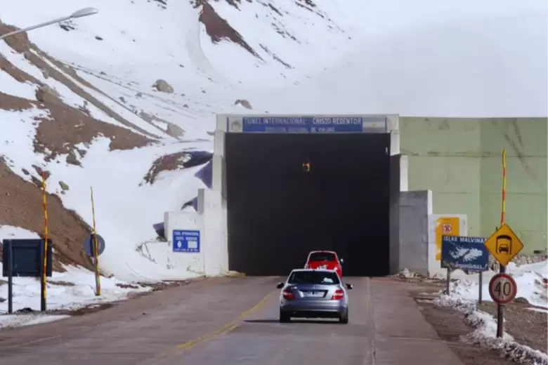 Paso Cristo Redentor abierto