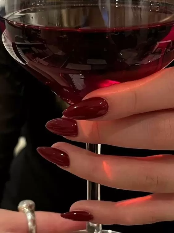 cherry red unas