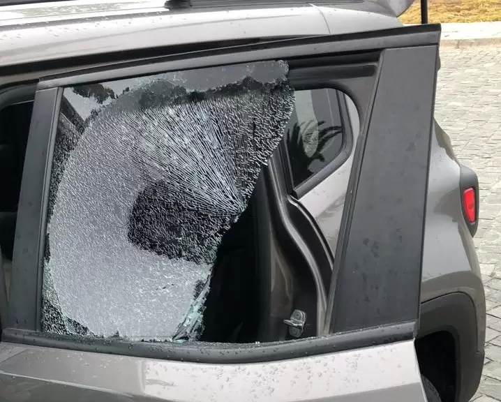 Auto Gabriel Conte: Roturas tras el robo en Chile