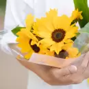 Por qué NO debes regalar flores amarillas en San Valentín