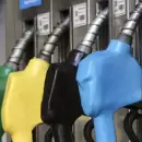 El Gobierno vuelve a postergar parte del aumento de impuestos a los combustibles
