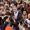 Atacaron con barro en Valencia al presidente Pedro Sánchez y a los reyes Felipe y Letizia