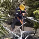 Hallaron otros tres cuerpos sin vida debajo de los escombros del hotel en Villa Gesell