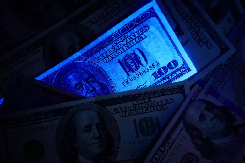 dolares falsos