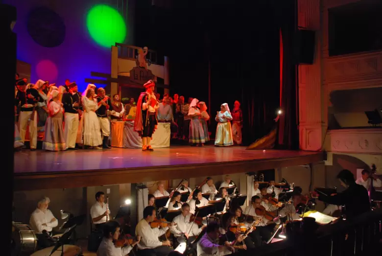 TEATRO INDPENDENCIA OPERA EL ELIXIR DE AMOR 2009