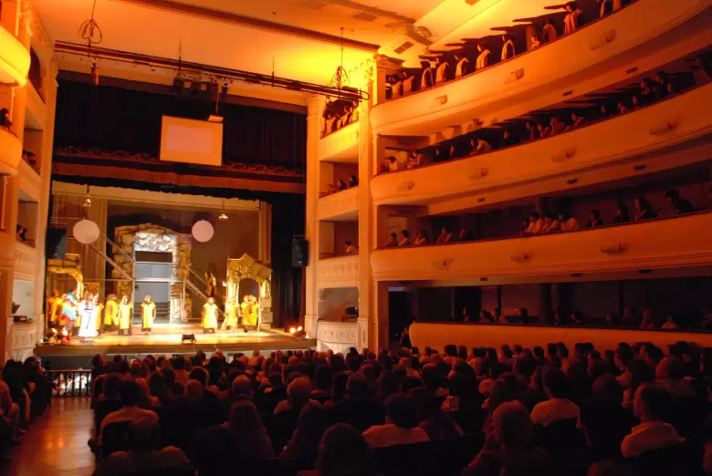 TEATRO INDEPENDENCIA 2011