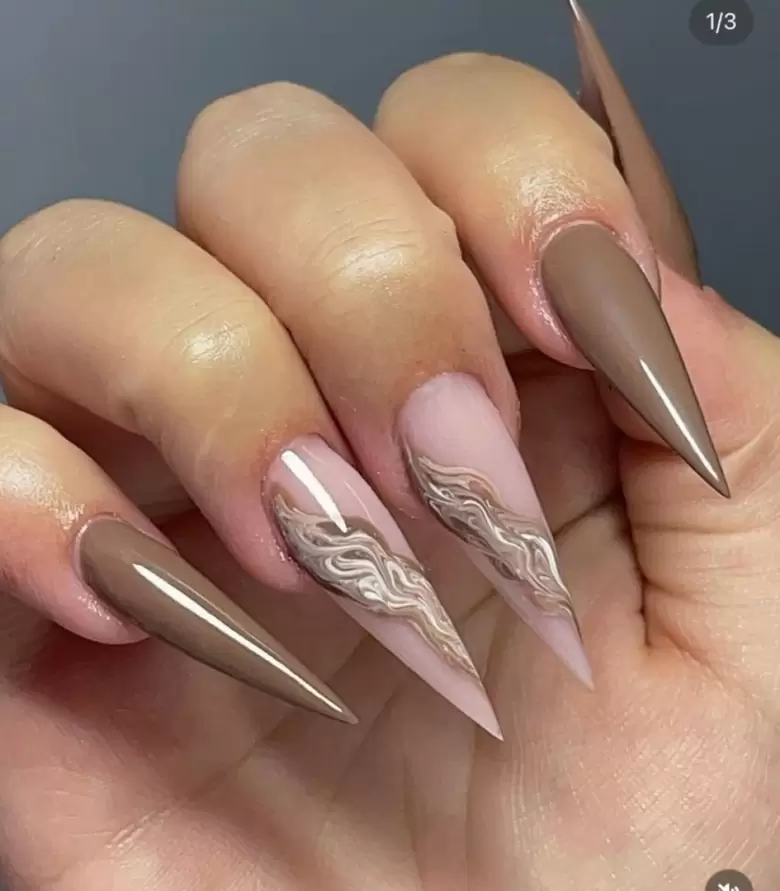 unas stiletto