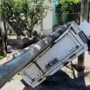 Una mujer murió aplastada en Junín por troncos que se cayeron de un trailer remolcado por una camioneta