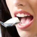 Hábitos que dañan tus dientes sin saberlo: cómo cuidar tu sonrisa