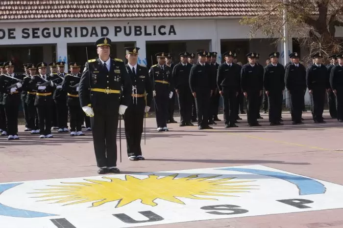 policias