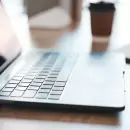 Qué pasa con la batería si usás la notebook siempre enchufada