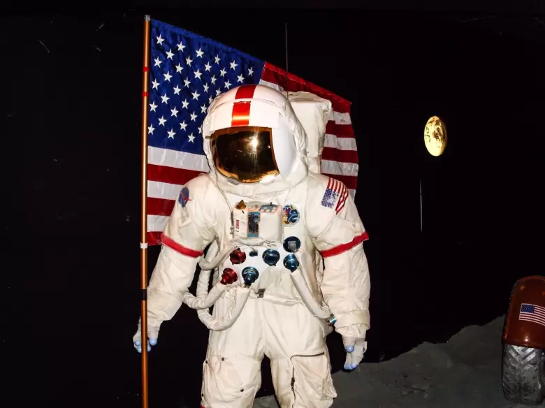 luna astronauta 3