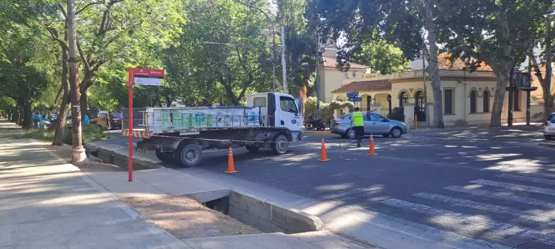 Corte de calle en el centro