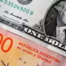 Argentina avanza hacia el bimonetarismo: Pagos con tarjeta de débito en dólares a partir de 2025
