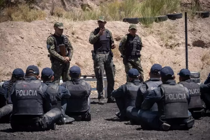 policias