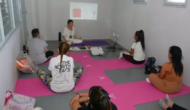 mujeres yoga