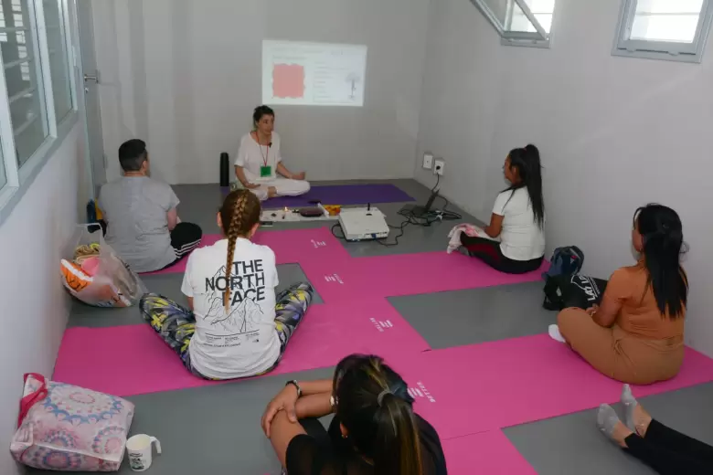 mujeres yoga
