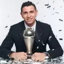 El "Dibu" Martínez se impuso en los Premios The Best y fue elegido como el mejor arquero