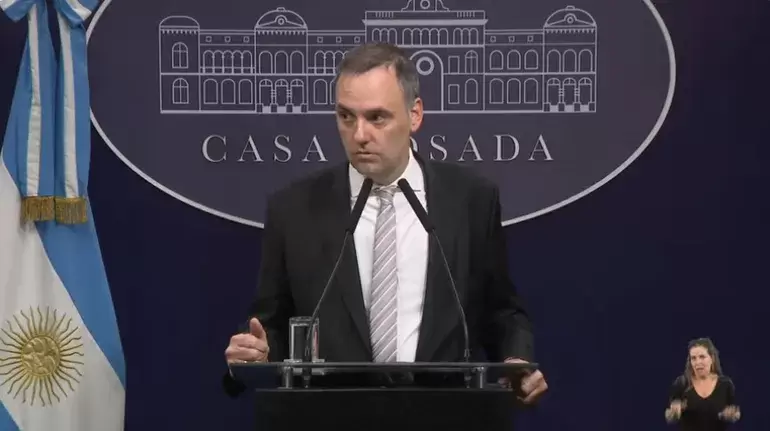 manuel adorni