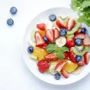 C�mo mejorar el sue�o: especialistas recomiendan seis frutas para dormir mejor