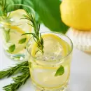 Jugo de limón en ayunas: beneficios para la salud y cantidad diaria recomendada