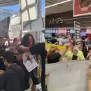 (Videos) Enfrentamientos y escándalo: Veganos irrumpieron al grito de "Asesinos, dejen a los animales en paz"