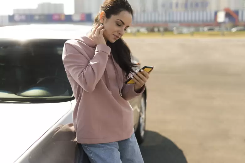 mujer vacacionando