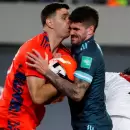 No se la dejó pasar: El divertido cruce entre "Dibu" Martínez y Rodrigo De Paul que se hizo viral