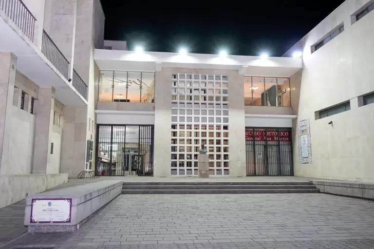 Horario de verano en la Biblioteca P�blica General San Mart�n