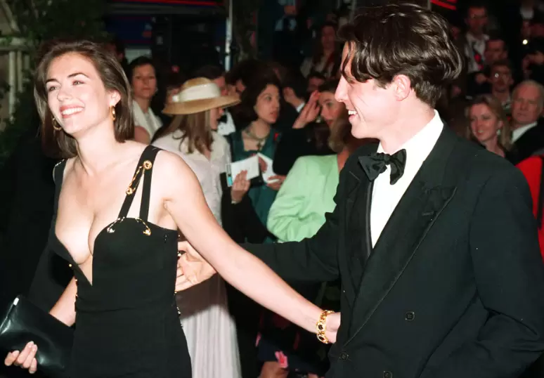 vestido versace alfombra 1994