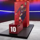 Barcelona subastará reliquias que Messi y Maradona usaron en el vestuario: Todos los detalles