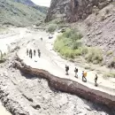 Rescates en Mendoza: efectivos trabajan contrarreloj para asistir a damnificados por la crecida del río