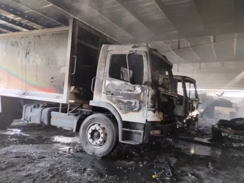 Voraz incendio en galpón municipal de Lavalle