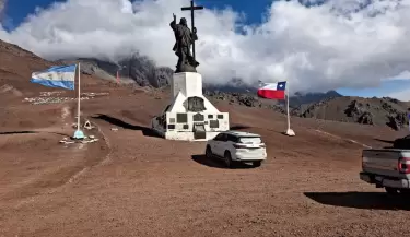 Acceso al monumento del Cristo Redentor