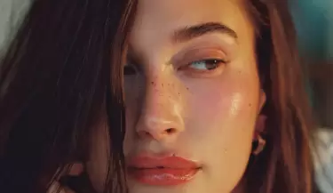 hailey bieber makeup