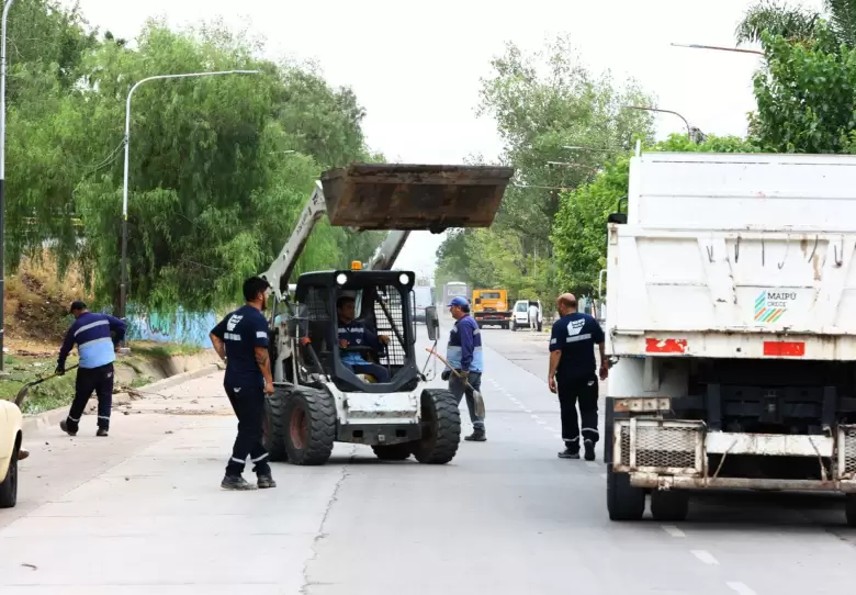 Fuerte tormenta golpe� al departamento de Maip�