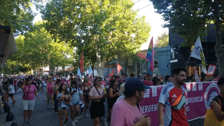 marcha federal del orgullo antifascista Mendoza lgbt