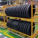 Crisis en la industria: una multinacional de neumáticos detiene su producción
