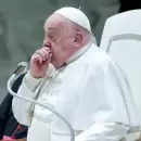 Francisco expresa su preocupación por los afectados por la guerra y el terremoto