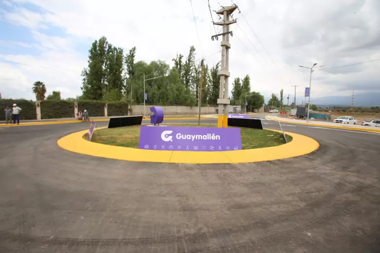 Inauguración de la rotonda de Elpidio González y Estrada