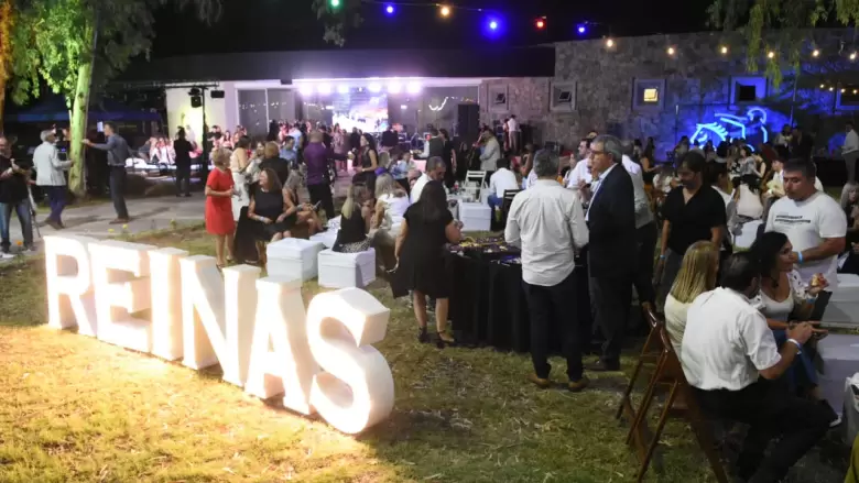 Brindis de las Reinas en San Martín
